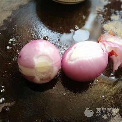 拌鸡丝的家常做法，凉拌鸡丝的做法步骤（老干妈拌鸡丝的做法）