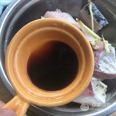 豆豉蒸鱼，豆豉蒸鱼酱油（快手菜，豉汁蒸鱼块）