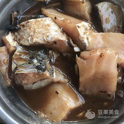豆豉蒸鱼，豆豉蒸鱼酱油（快手菜，豉汁蒸鱼块）