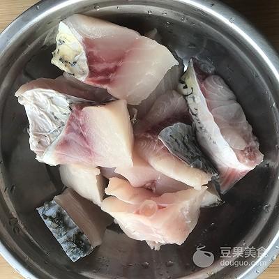 豆豉蒸鱼，豆豉蒸鱼酱油（快手菜，豉汁蒸鱼块）