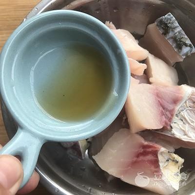 豆豉蒸鱼，豆豉蒸鱼酱油（快手菜，豉汁蒸鱼块）
