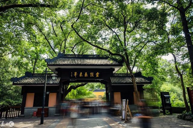 济公在哪个寺庙出家，济公在哪个寺庙（济公并没有在杭州灵隐寺出家）