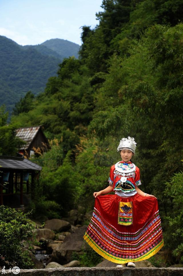 畲这个字念啥，畲这个字怎么读（中国畲族第一乡留影）