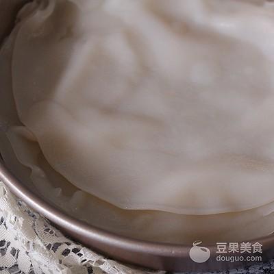 自制凉皮的做法，家庭自制凉皮做法（自制手工凉皮的做法）