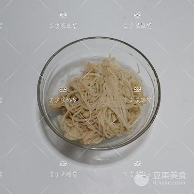 金针菇怎么炒鸡蛋，葱香蛋炒金针菇的做法