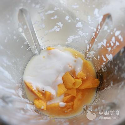 椰子里面的白色果肉可以吃吗，杨枝甘露，自制椰浆版