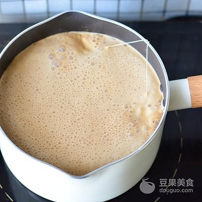 奶茶的做法简单，自制奶茶的做法