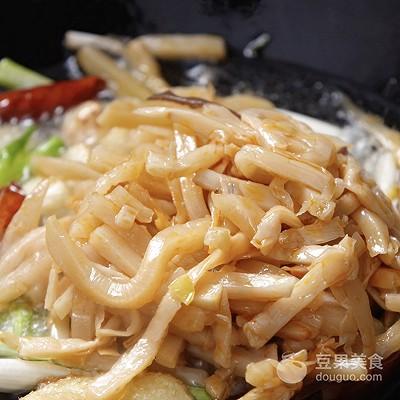 田螺鸭脚煲的做法，田螺鸭爪的做法（广西人做暖煲煲）