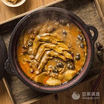 田螺鸭脚煲的做法，田螺鸭爪的做法（广西人做暖煲煲）