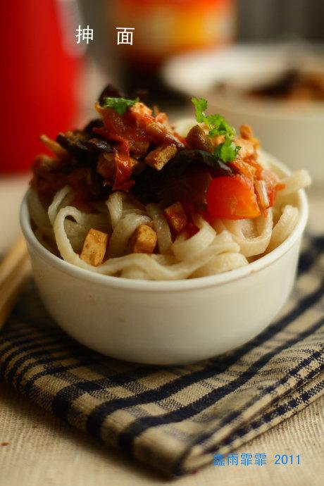 抻面好吃做法，抻面的做法（只四招，就能做出筋斗的抻面）