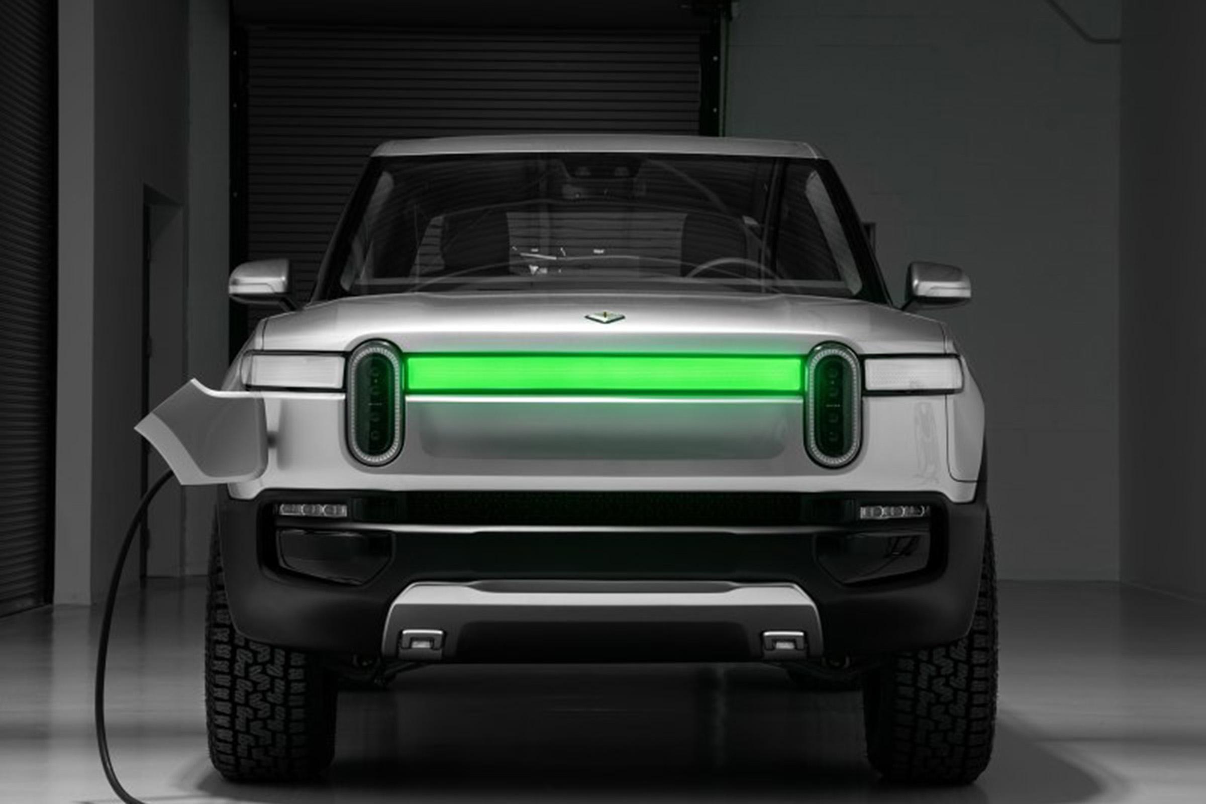 Rivian R1S再跳票，延至明年5至7月交货（Rivian将优先交付低容量电池版R1T和R1S）