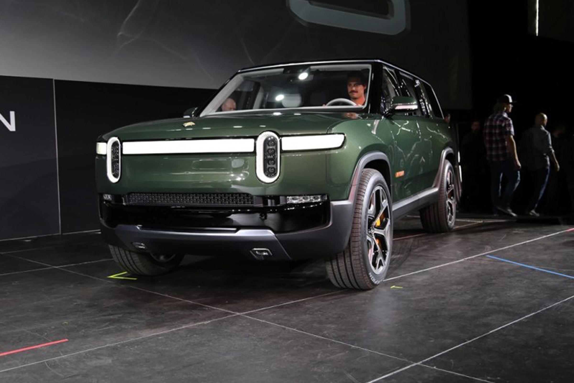 Rivian R1S再跳票，延至明年5至7月交货（Rivian将优先交付低容量电池版R1T和R1S）