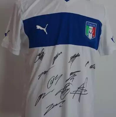 信虫都是球员亲笔签吗,信虫什么意思(签名球衣水太深,远离为妙) 信虫都是球员亲笔签吗,信虫什么意思(签名球衣水太深,远离为妙)