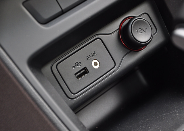 手机连接投影仪，手机怎样连接投影仪（手机导航怎么同步到汽车显示屏）