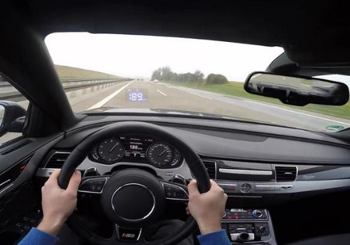 手机连接投影仪，手机怎样连接投影仪（手机导航怎么同步到汽车显示屏）