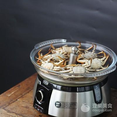 螃蟹怎么做好吃清蒸螃蟹，清蒸螃蟹的蘸料做法（清蒸蟹也有有方法）