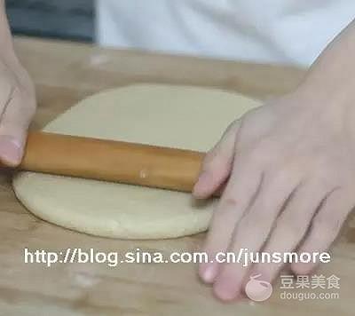 蜜三刀是哪里的特产，徐州人过年吃什么菜（蜜三刀的做法）