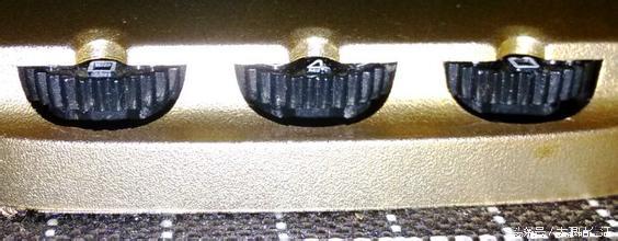 傲宇行李箱锁掉下来了，行李箱的锁锁住了怎么打开（三两下解决行李箱密码丢失问题）