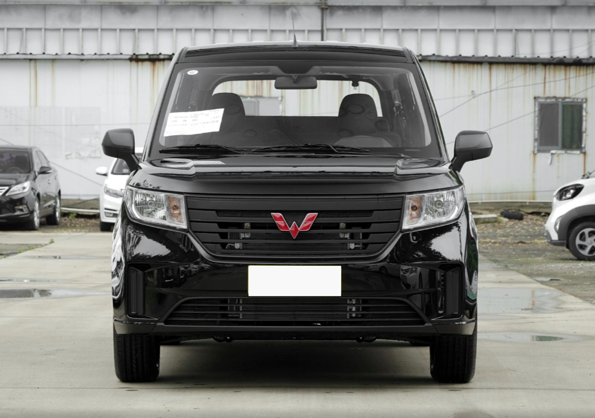 五菱宏光plus五座油耗(空间奢华,油耗7.