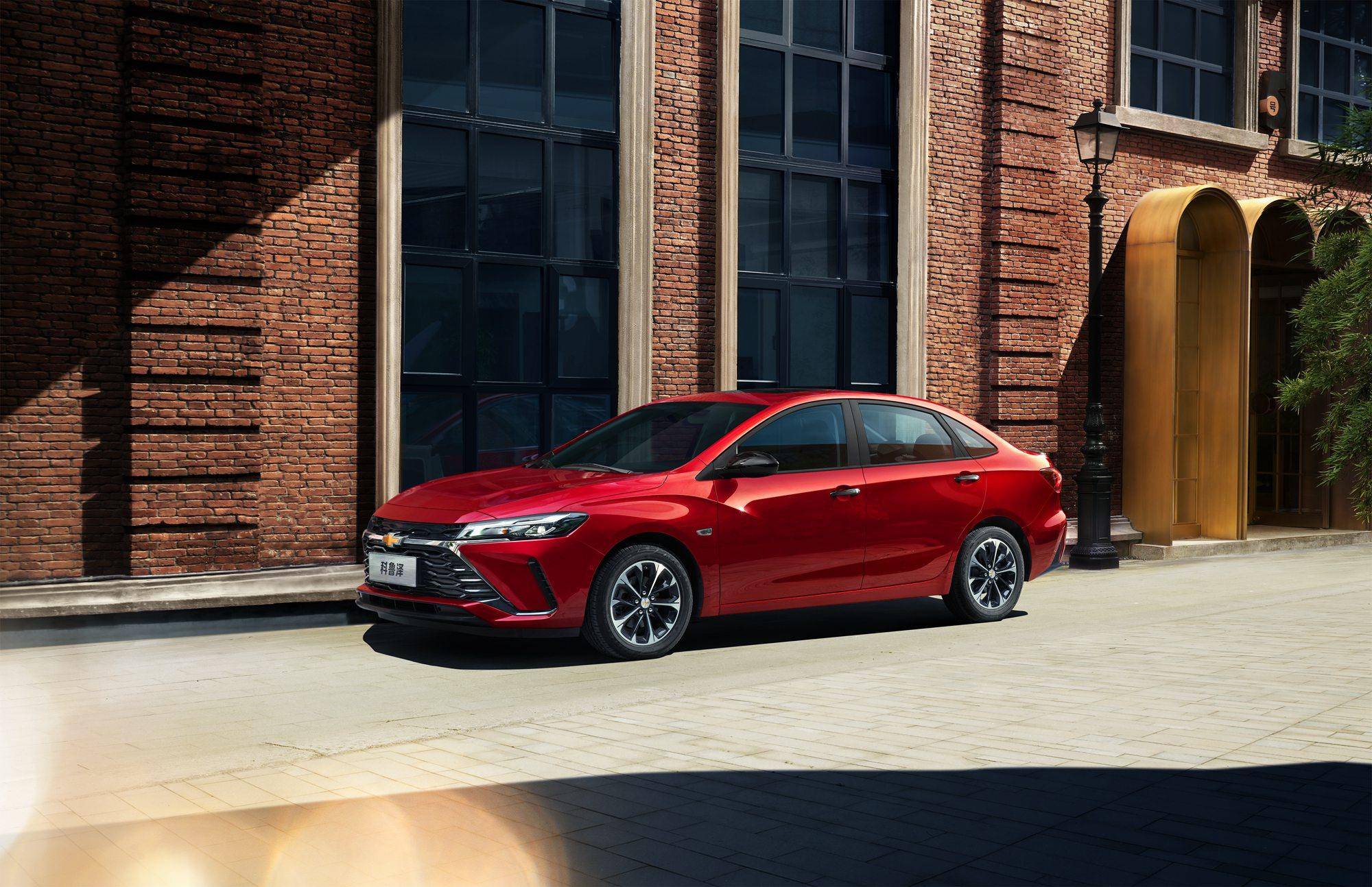 雪弗兰新科鲁兹内饰(雪佛兰全新科鲁泽9.