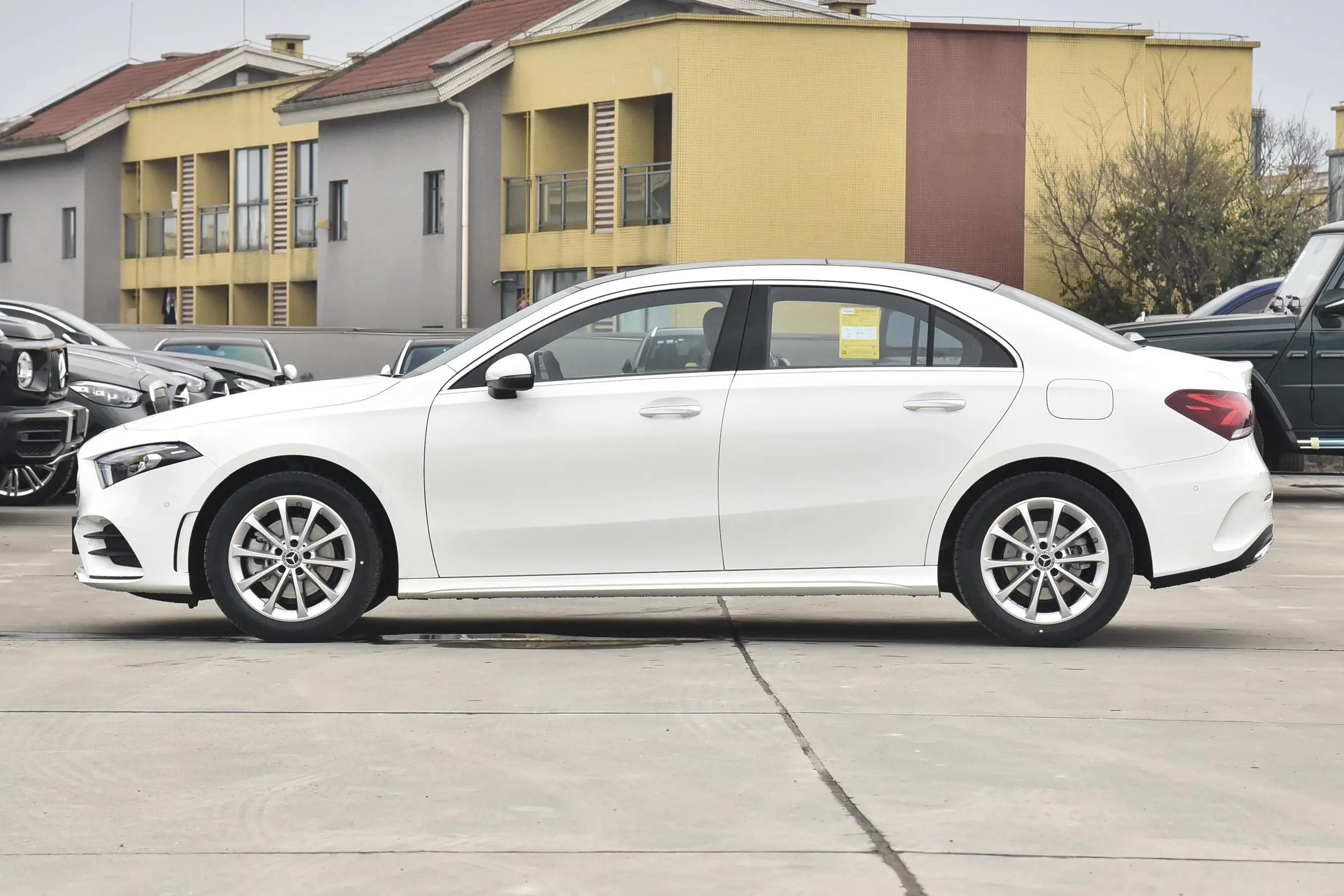 奔驰a200l报价及图片(2023款奔驰a级正式上市) - 四帝国车市