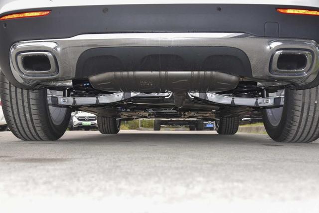 奔驰SUV有哪些型号，奔驰suv有哪些型号2017年（好看又亲民的奔驰SUV）