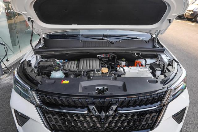 自动大灯和近光灯有什么区别，自动大灯与近光灯的区别（建议上班族开新能源汽车）