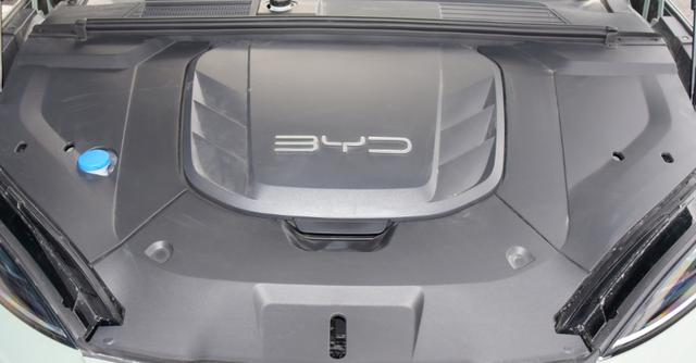 国产电动汽车排名前十名及价格，纯电动汽车排名前十名及价格（26万元纯电中型轿车谁更好）