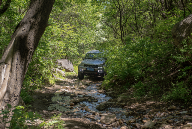 长城在北京哪个位置，长城在北京的位置（推荐一条不出京的越野线路）
