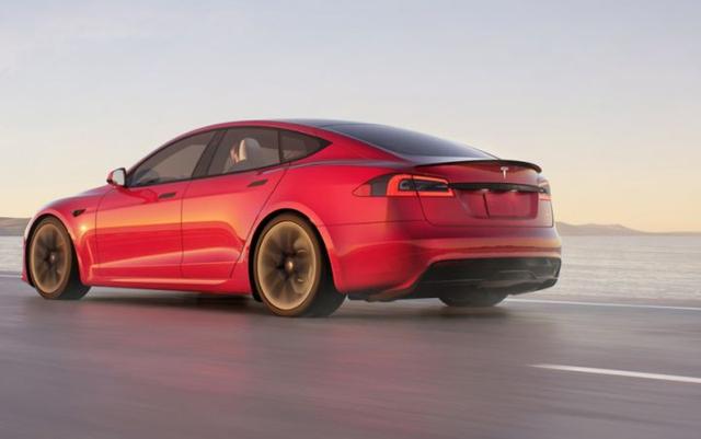 高端纯电轿车如何选？高合HiPhi Z对比特斯拉Model S