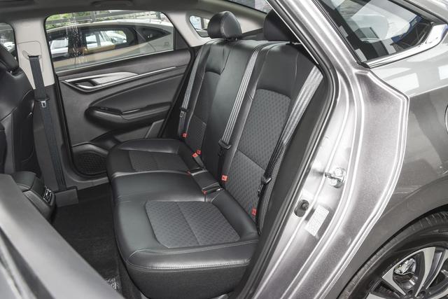 长安逸动怎么样，2014款长安逸动怎么样（空间又大的三厢家轿）