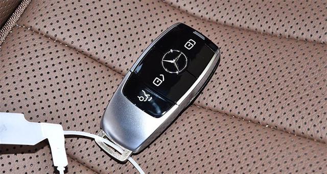 宝马奥迪奔驰这三款车哪个好，宝马奥迪奔驰这三款车哪个好30万（5系、A6L、E级火力比拼）