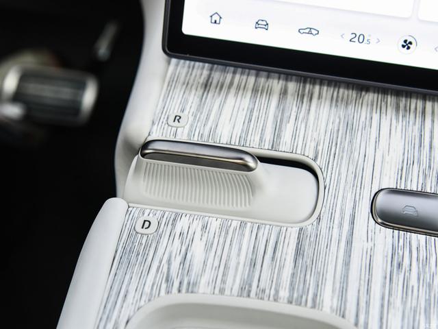 40万左右的车，适合女生开的40万左右的车（这些中大型轿车性价比出众）