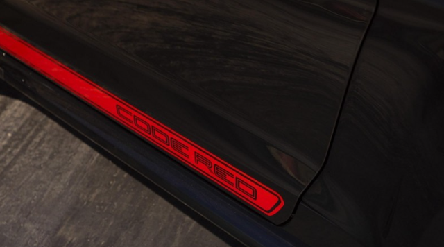 野马眼镜蛇跑车报价，福特野马眼镜蛇报价（V8发动机+1000匹马力）