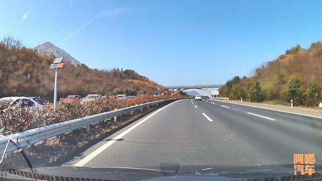 五一必须放假吗，劳动节必须放假吗（为何就不能改成自行选择免费时间）