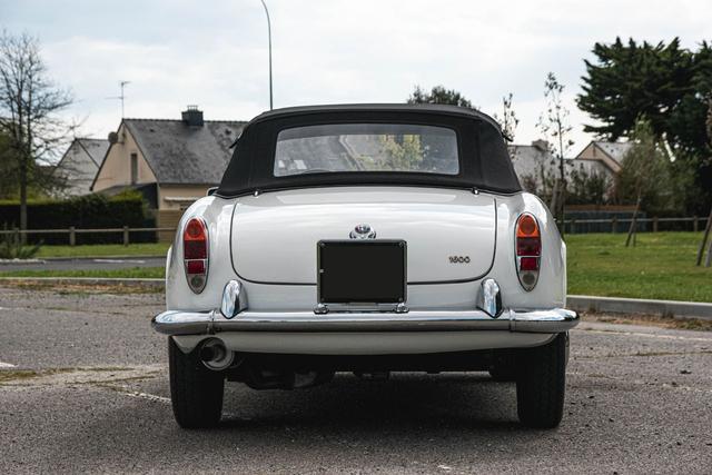 阿尔法罗密欧朱丽叶，阿尔法罗密欧朱丽叶百公里加速几秒（阿尔法罗密欧朱丽叶Spider1600）