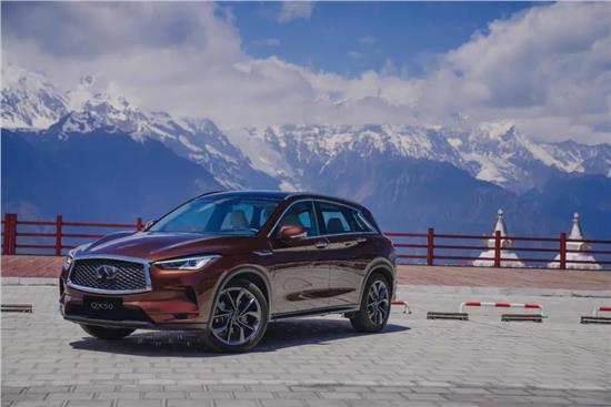 英菲尼迪新款qx50实拍曝光，2022款英菲尼迪QX50携两驱与四驱共8款