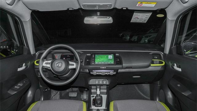 丰田雅力士和飞度，丰田致炫是几缸发动机（代步要动力还是省油）