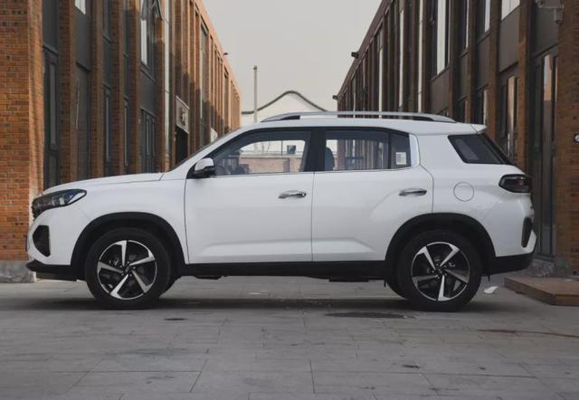 逍客两个ac怎么使用，逍客两个ac都用打开吗（北京现代ix35对比日产逍客）