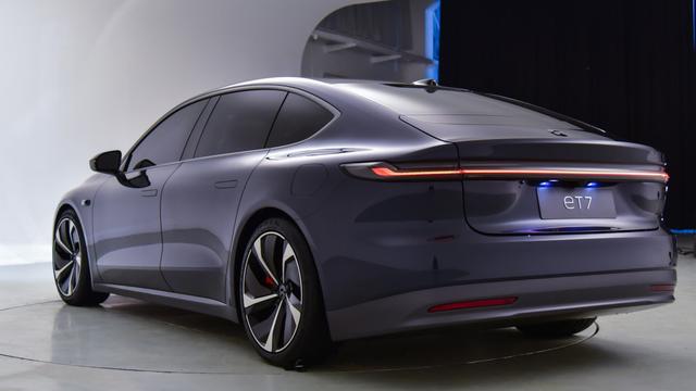 40万左右的车，适合女生开的40万左右的车（这些中大型轿车性价比出众）