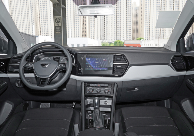 日产劲客和柯米克对比是什么，日产劲客和斯柯达柯米克质量哪个好（这8款“平民”SUV）