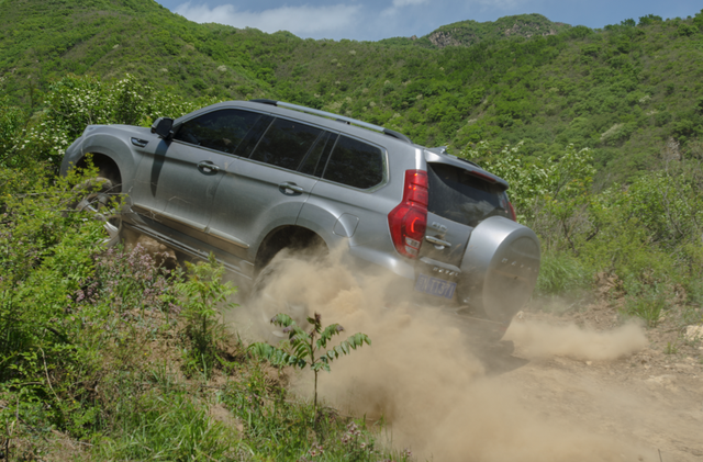 长城在北京哪个位置，长城在北京的位置（推荐一条不出京的越野线路）