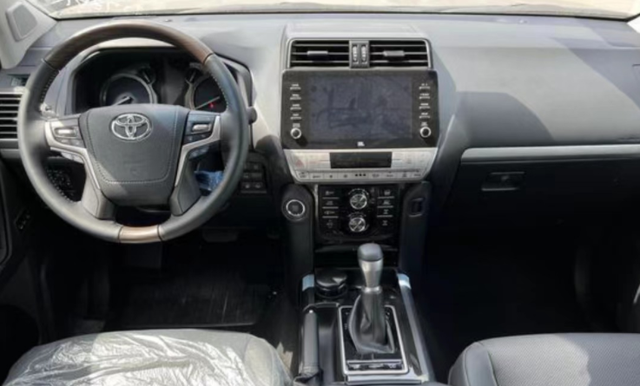 国六普拉多最新消息，普拉多国六上市时间是什么时候（新款国六普拉多亮相天津）