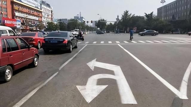 左转掉头需要等红灯吗，开车掉头需要等红灯吗（这几个地方容易踩坑）