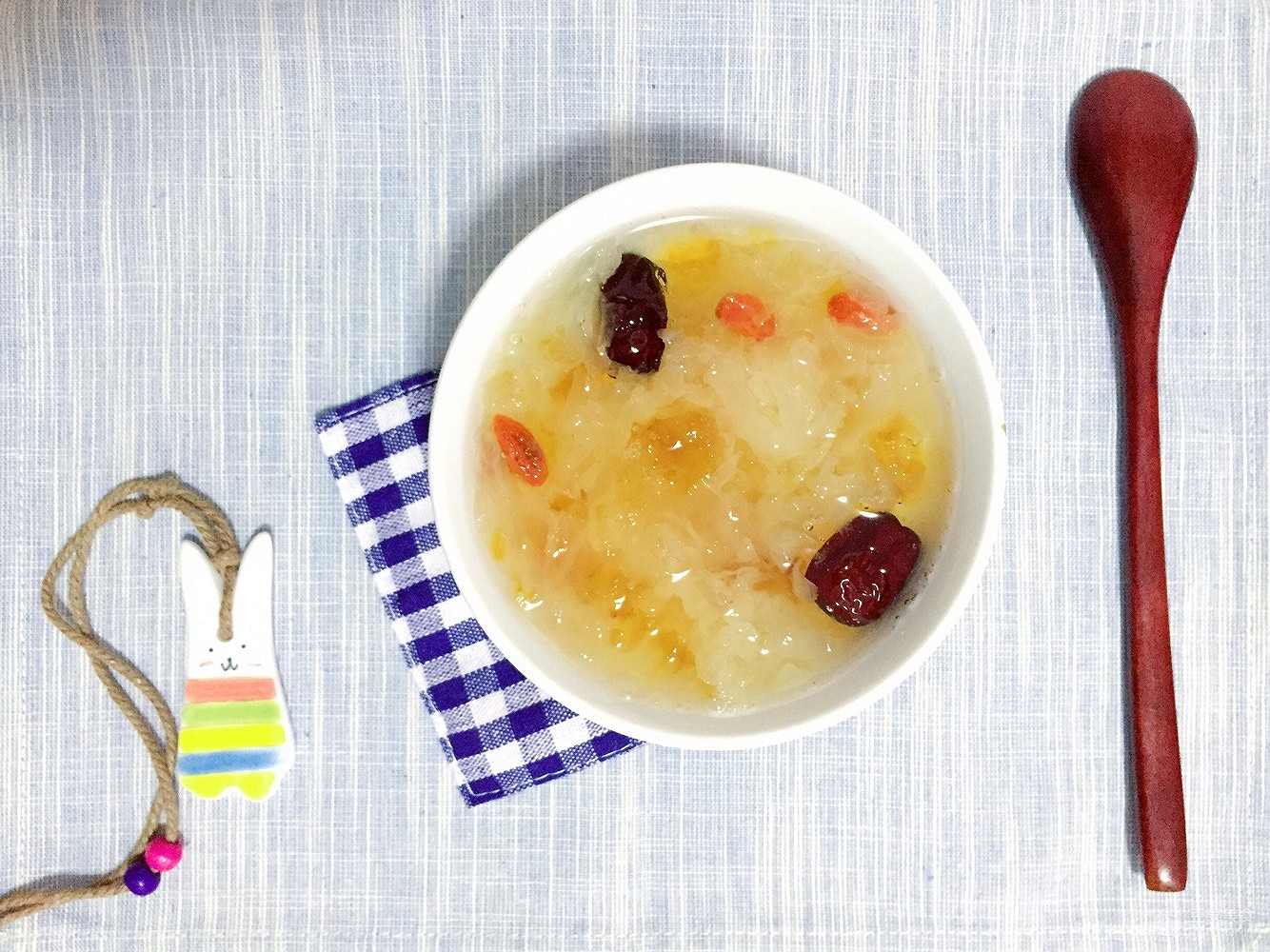 雪耳炖桃胶的功效与作用