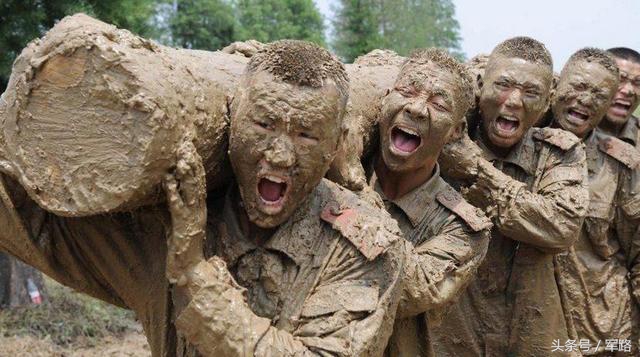 军人迷彩的背后,是一道绚丽的彩虹