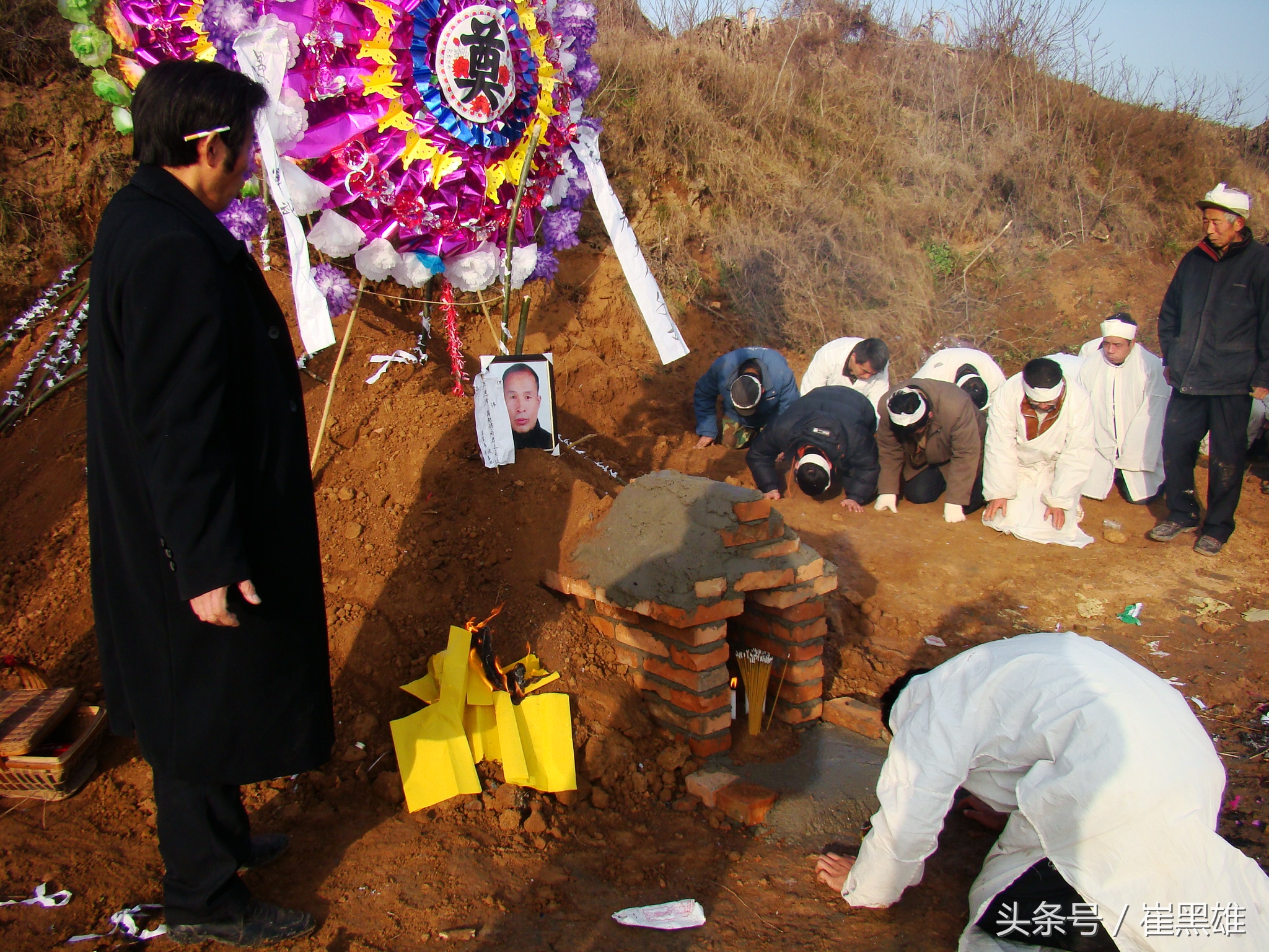 陕西农村传统安葬礼仪，告慰先去者，激励世人好好做人