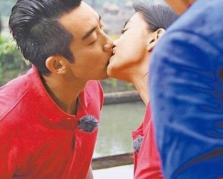 看看杨颖拍的吻戏剧情,画面太美,让黄教主情何以堪