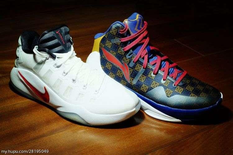 cba精英袜为什么没分左右脚(你们想看的李宁闪击3与hyperdunk 16诚实对比)