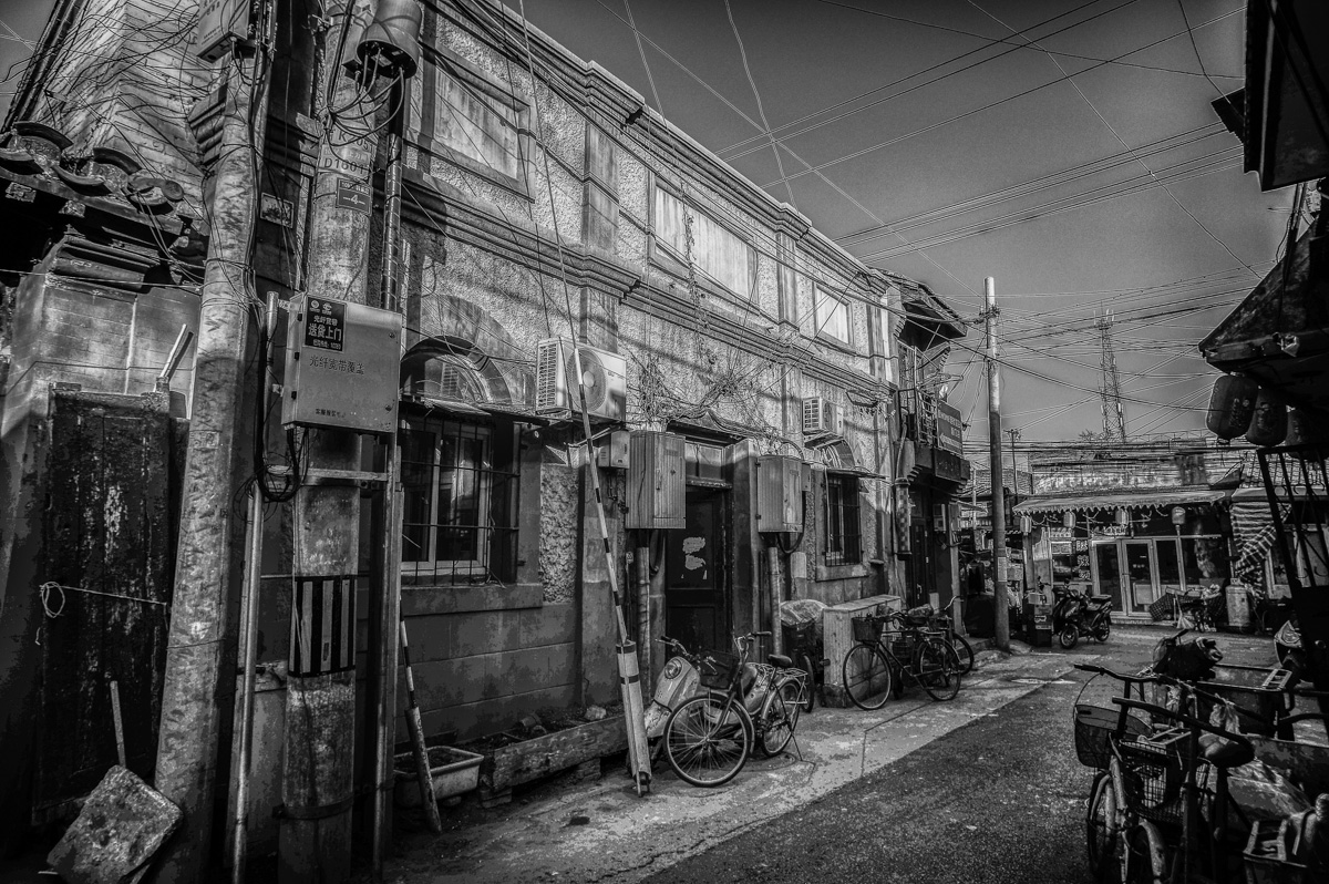 据说八大胡同以前的地址指的是包括王广福斜街,陕西巷,朱茅胡同,韩家